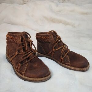 Born Temple II Distresed Leather Boots